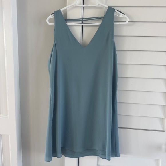 Dresses - Picture 7 of 10